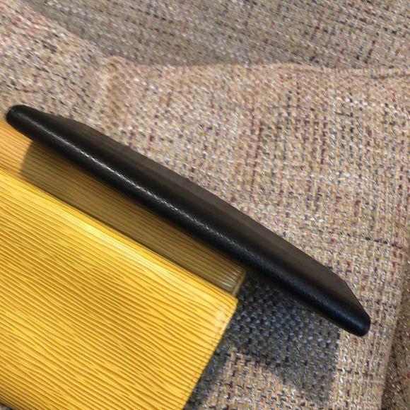 LOUIS VUITTON Black Taiga Leather Long Thin Bifold CC Wallet MI0025 - Picture 16 of 17